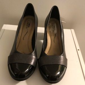 Shiny heels memory foam